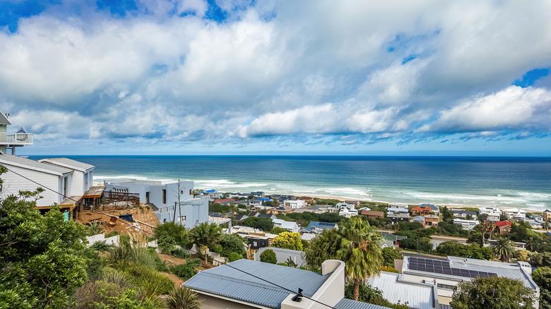 6 Bedroom Property for Sale in Outeniqua Strand Western Cape